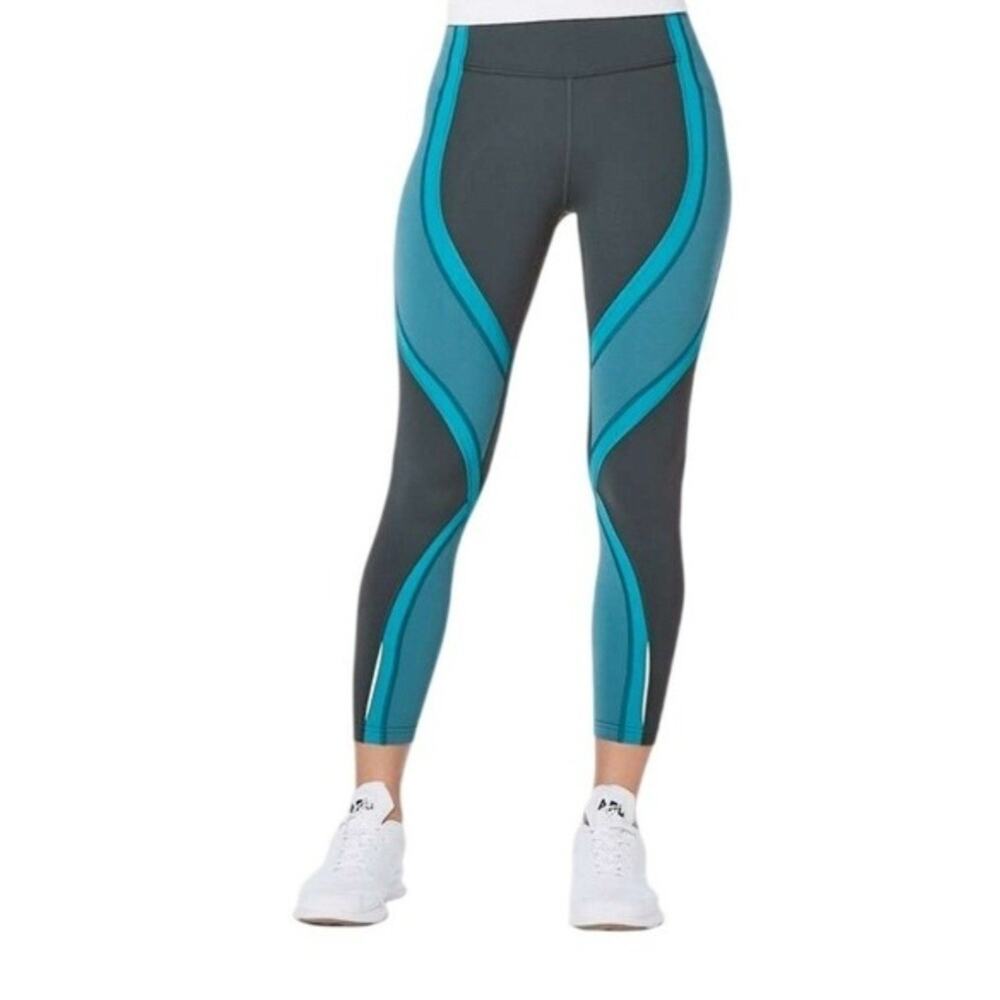 Lululemon Wild Twist 7/8 Leggings In Gravity / Pacific Teal / Teal Blue. Size 8.